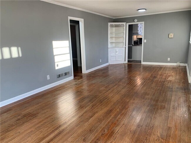 6059 Harleston Rd NE in Atlanta, GA - Building Photo - Building Photo