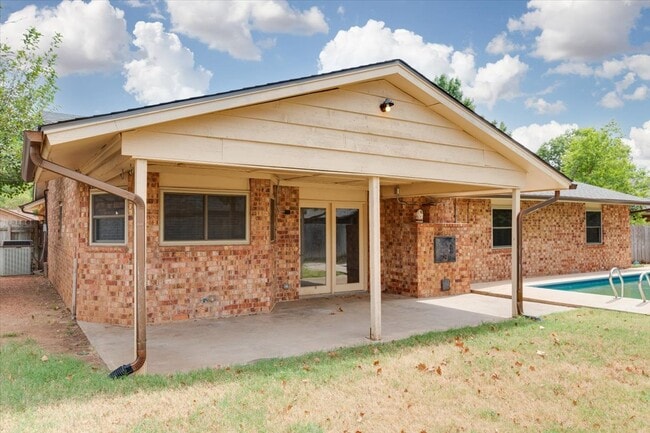 property at 2508 NE Turtle Creek Dr