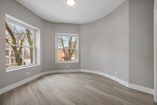 5235 S Indiana Ave, Unit 3 in Chicago, IL - Building Photo - Building Photo