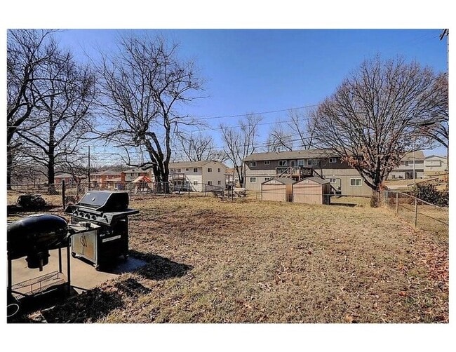 5616 N Strathbury Ave in Kansas City, MO - Building Photo - Building Photo