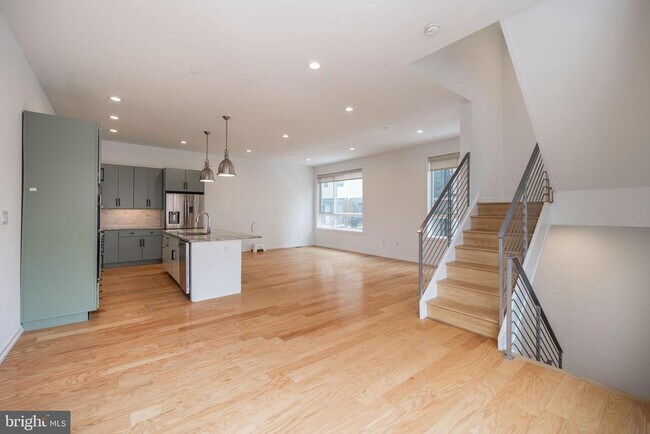 444 Fairmount Ave in Philadelphia, PA - Building Photo - Building Photo