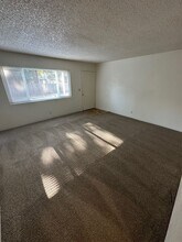 725 W 1st Ave-Unit -725 W 1st Ave-B in Chico, CA - Foto de edificio - Building Photo