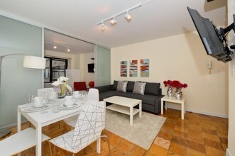279 E 44th St-Unit -7-N in New York, NY - Building Photo - Building Photo