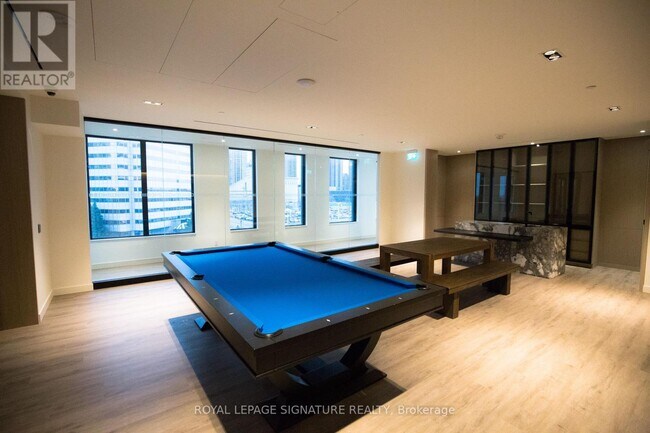 4015 The Exchange in Mississauga, ON - Building Photo - Building Photo