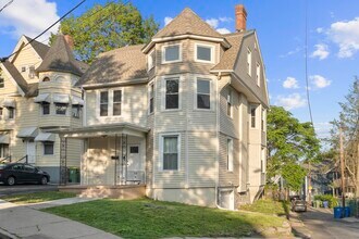 78 Pine St in Waterbury, CT - Building Photo - Building Photo