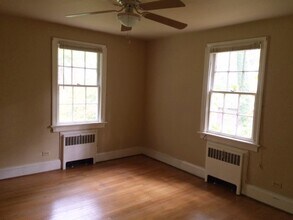 114 Howard Dr, Unit Apartment #1 in Charlottesville, VA - Building Photo - Building Photo