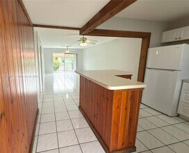 805 W Oakland Park Blvd in Oakland Park, FL - Building Photo - Building Photo