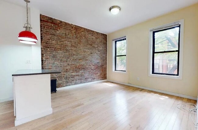 West 184th Street in New York, NY - Building Photo - Building Photo