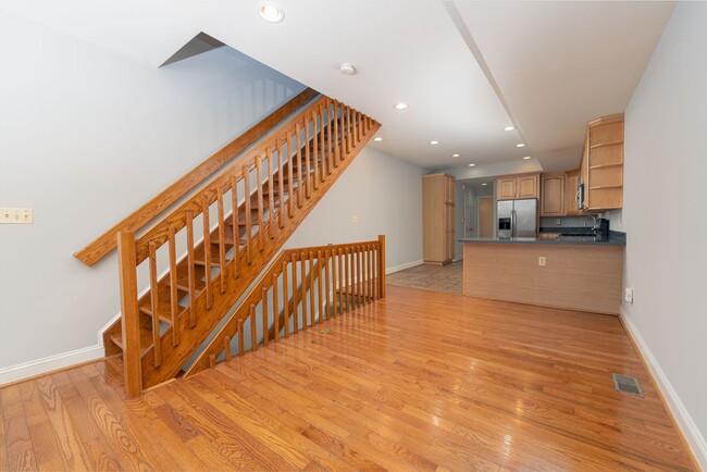 603 S Clinton St in Baltimore, MD - Building Photo - Building Photo