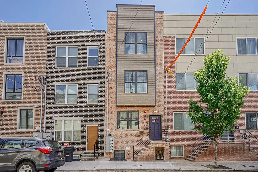 1220 S 20th St in Philadelphia, PA - Building Photo