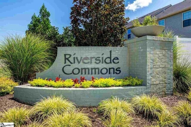 property at 8 Irvington Dr