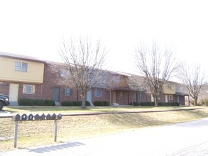 Woodside Townhomes in Radcliff, KY - Foto de edificio - Building Photo