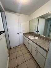 17255 SW 95th Ave, Unit 260 in Palmetto Bay, FL - Foto de edificio - Building Photo