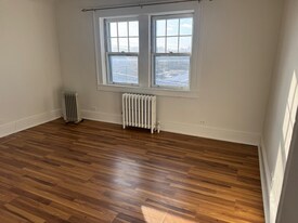 334 Midland Ave in Saddle Brook, NJ - Building Photo