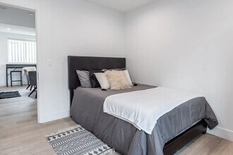 1622 W 35th Pl in Los Angeles, CA - Building Photo - Building Photo