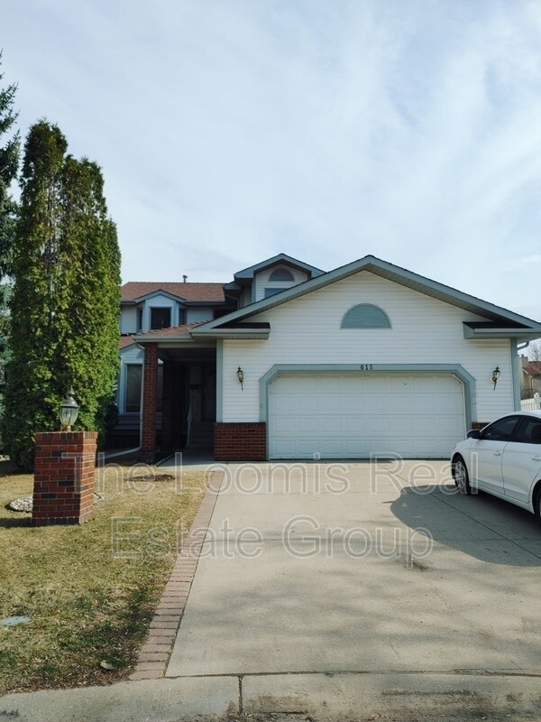 615 Forest Ln NW in Edmonton, AB - Building Photo - Building Photo