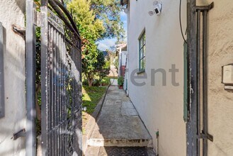 728 E 24th St in Oakland, CA - Foto de edificio - Building Photo