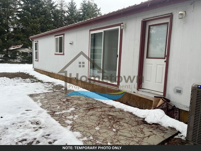 5425 E Grove Ave in Athol, ID - Building Photo - Building Photo