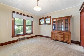 330 Fuller Ave in Council Bluffs, IA - Building Photo - Building Photo
