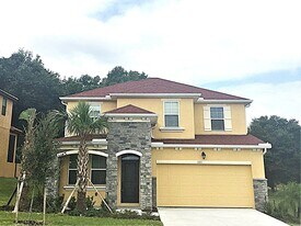 221 Crestrun Loop in Leesburg, FL - Building Photo
