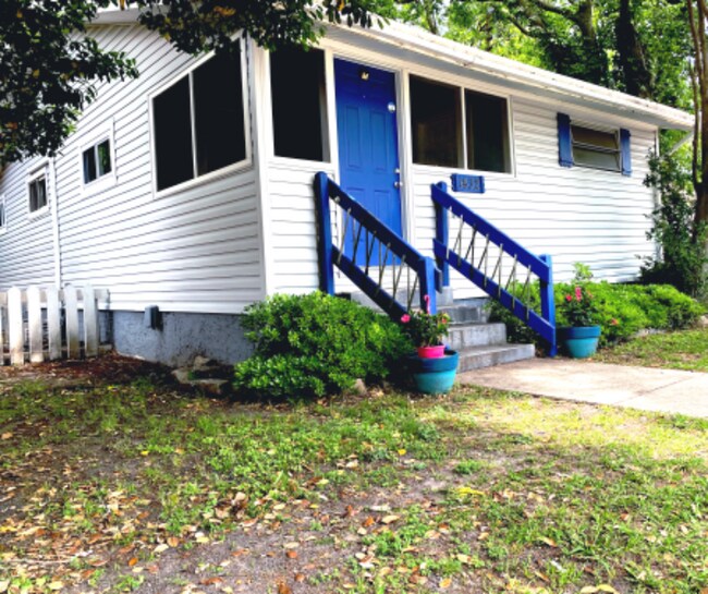 property at 1432 Kingston Ave