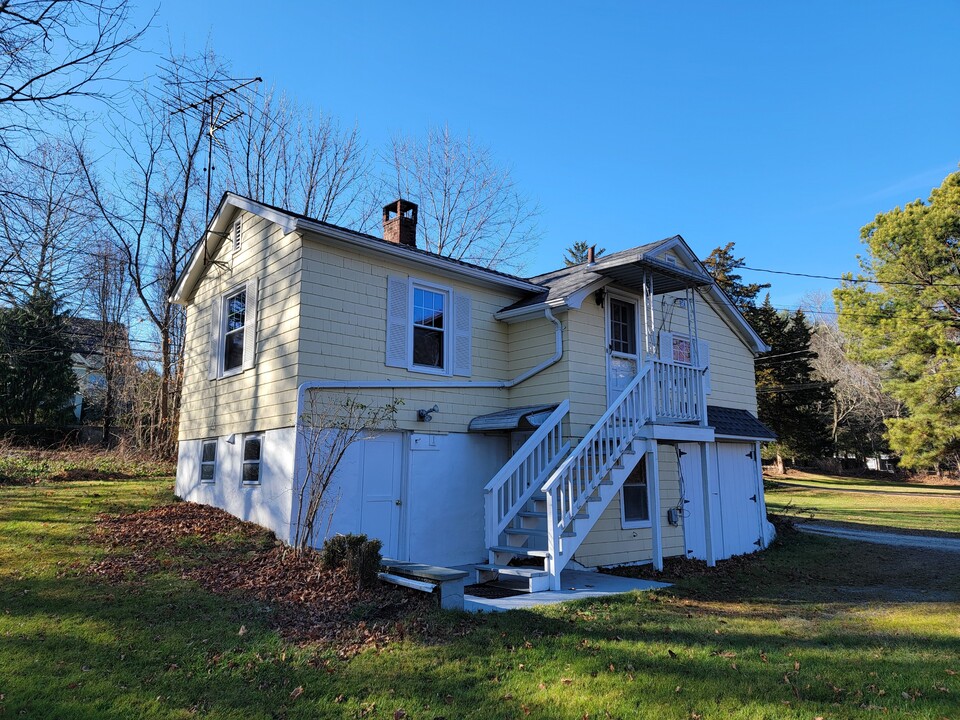 590 Sturges Hwy in Westport, CT - Foto de edificio