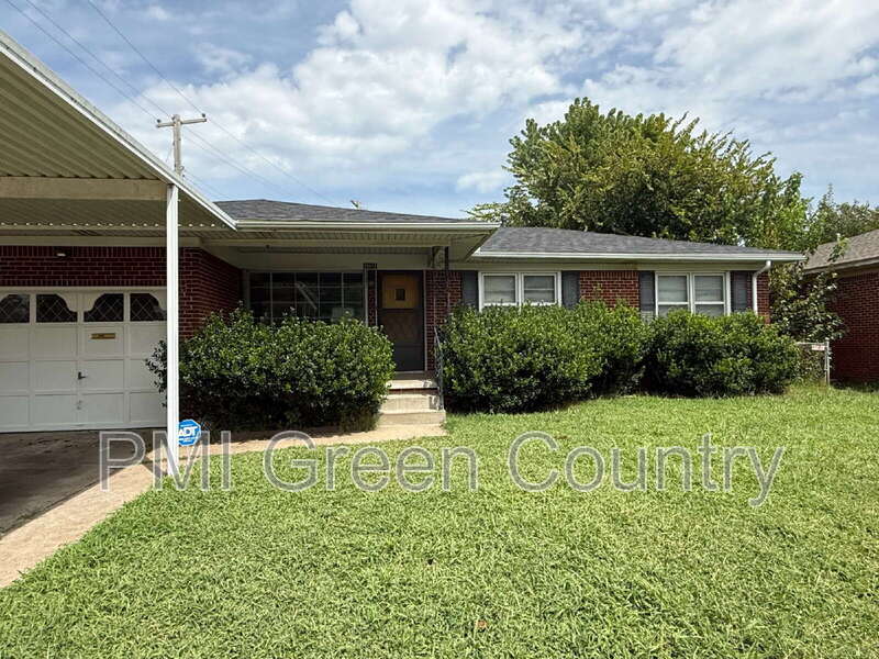 10611 E 4th Pl in Tulsa, OK - Building Photo