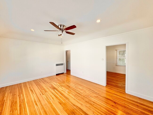 3492 Rowena Ave in Los Angeles, CA - Building Photo - Building Photo