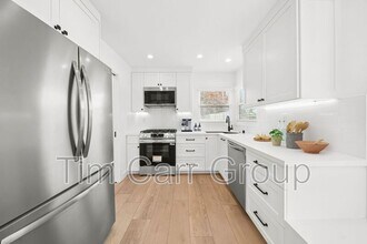 128 Rochester St in Costa Mesa, CA - Foto de edificio - Building Photo