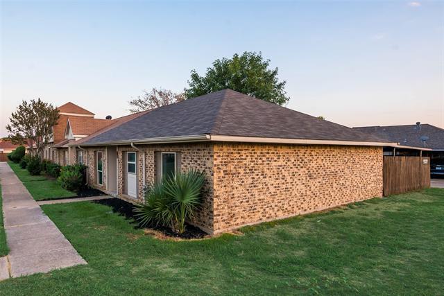 property at 30 W Mountain Creek Dr