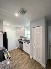 1528 Oak Park Ave in Sarasota, FL - Building Photo - Building Photo