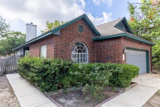 5834 Spring Square in San Antonio, TX - Building Photo - Building Photo