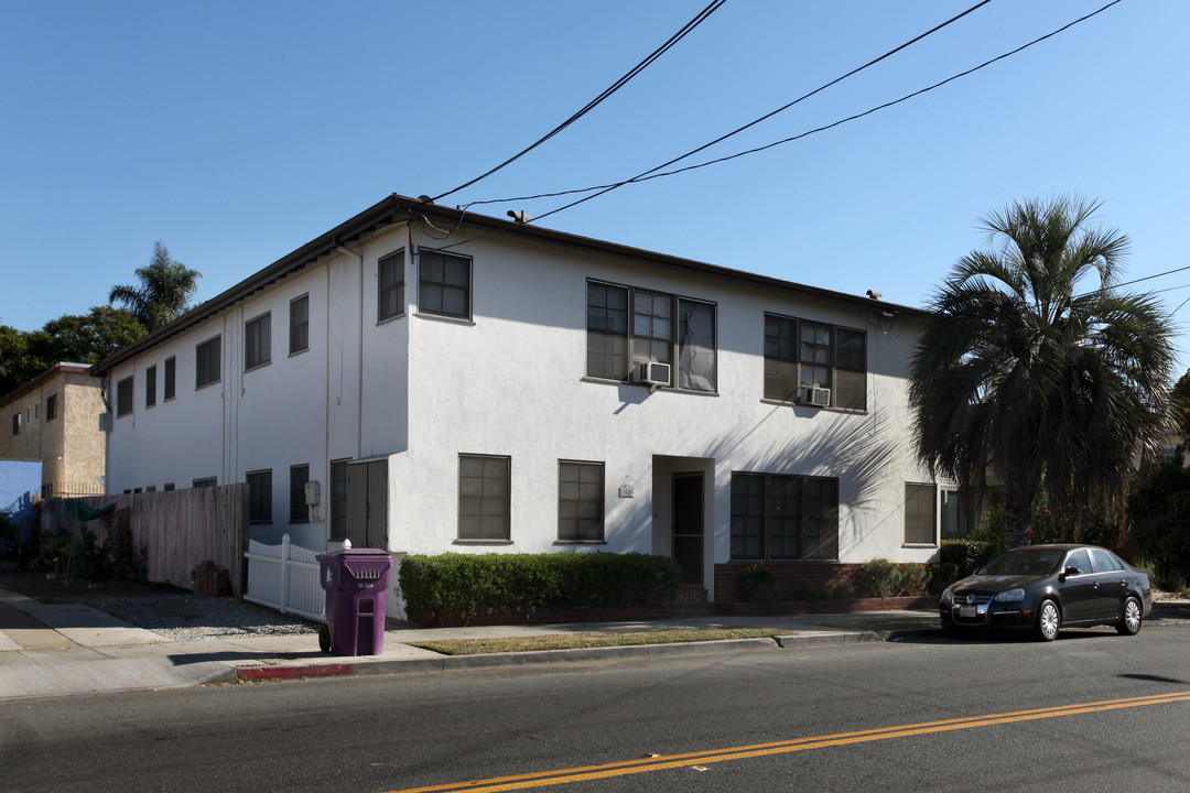 1026 Ximeno Ave in Long Beach, CA - Building Photo