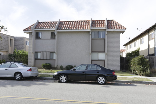 1409 Huntington St in Huntington Beach, CA - Building Photo - Building Photo