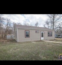 501 SE 35th Terrace in Topeka, KS - Building Photo - Building Photo