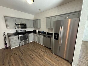 826 Oakbrook Pl in Manhattan, KS - Building Photo - Building Photo