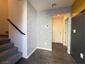 2662 Champagne Gold Ave in North Las Vegas, NV - Building Photo - Building Photo