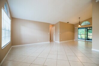 1254 Countrywind Dr in Apopka, FL - Foto de edificio - Building Photo