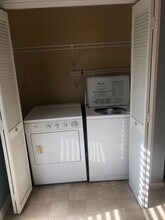 9105 Kings Canyon Dr in Charlotte, NC - Building Photo - Building Photo