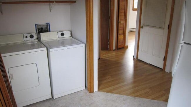 481 Pocahontas Ave, Unit B in Ronceverte, WV - Building Photo - Building Photo