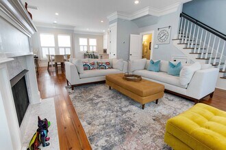 911 Barnard St in Savannah, GA - Building Photo - Building Photo