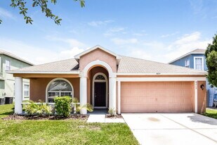 8217 Water Tower Dr in Tampa, FL - Building Photo