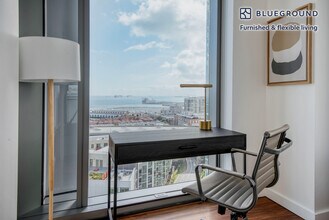 399 Fremont St in San Francisco, CA - Building Photo - Building Photo