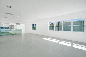 7915 Hawthorne Ave in Miami Beach, FL - Building Photo - Building Photo