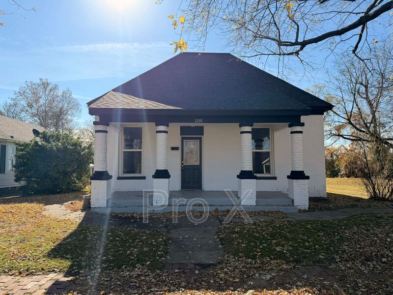 1230 W 9th St in Joplin, MO - Building Photo