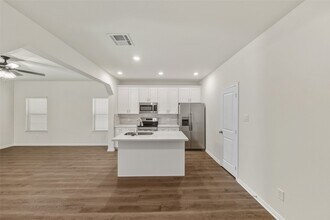 714 W Dallas St in Conroe, TX - Building Photo - Building Photo