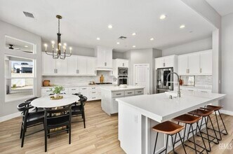 16612 Bellewood Pl in Bakersfield, CA - Building Photo - Building Photo