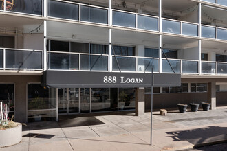 888 Logan St in Denver, CO - Foto de edificio - Building Photo