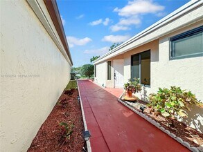 2261 NW 34th Terrace in Coconut Creek, FL - Building Photo - Building Photo