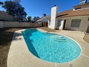 155 Spinnaker Dr in Henderson, NV - Building Photo - Building Photo